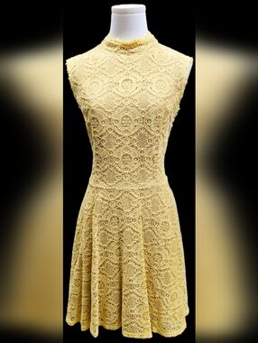 City Studio Sleeveless Lace Midi Dress